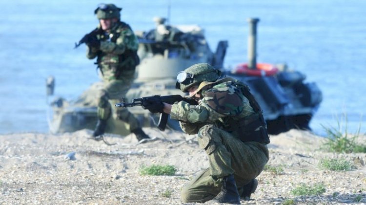 Putin'den sınırda 150 bin askerle tatbikat emri