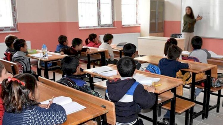 Bilim Kurulu Üyesi : Okulların açılmasında bayram süreci belirleyici olacak