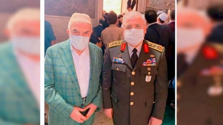 Nurcuların önemli ismi Bayramoğlu'ndan o fotoğrafa açıklama