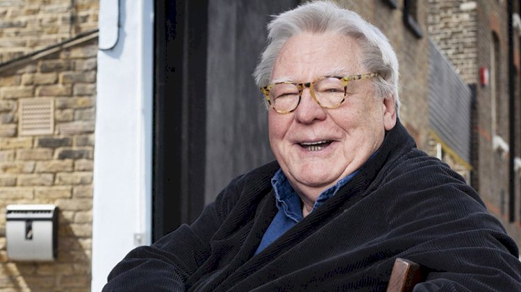 ‘Geceyarısı Ekspresi” ve ‘The Wall’ gibi filmlerin yönetmeni Alan Parker öldü