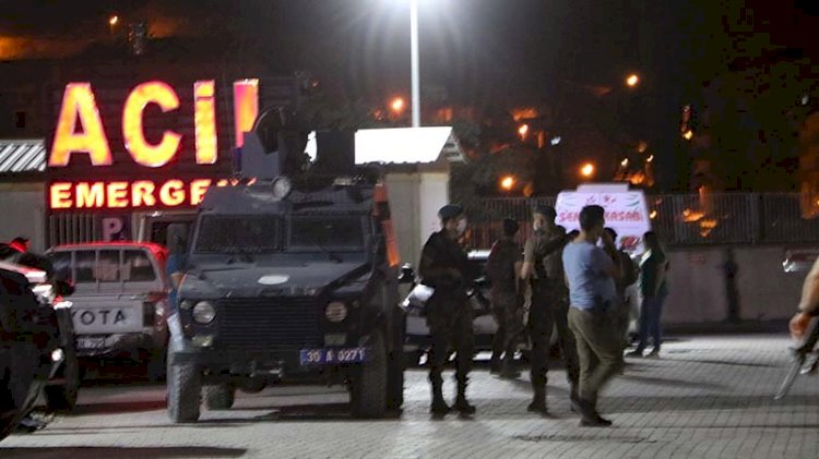 Hakkari'de zırhlı araç devrildi: 2 şehit