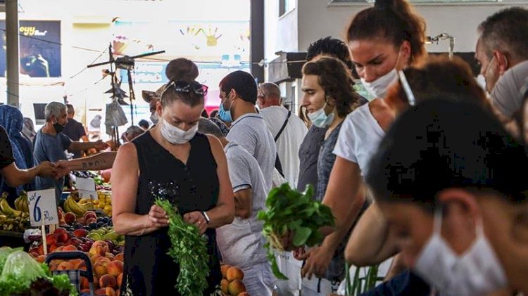 Pazarda 'korona' kuralları hiçe sayıldı