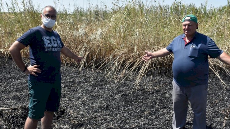 Işık hüzmesini gören köylüler akın etti... Mıknatısla meteor arıyorlar
