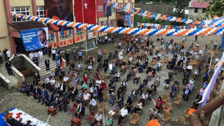 AKP kongresi okulda yapıldı