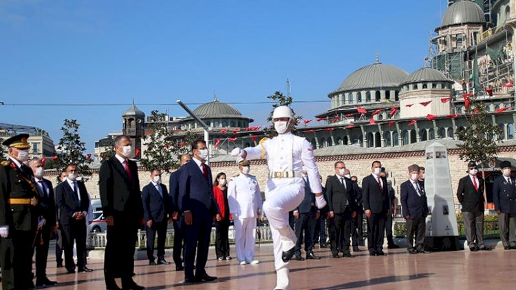 Taksim'de 30 Ağustos töreni