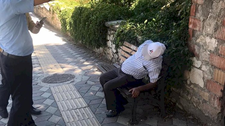 Bankta otururken kalp krizi geçirdi, 45 dakikalık kalp masajıyla hayata döndü