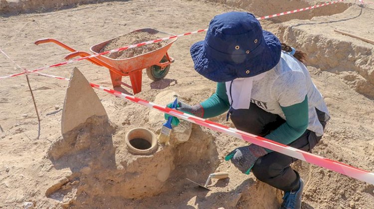 Van'da Urartular'dan kalma nekropolde yeni bir ölü gömme geleneği tespit edildi