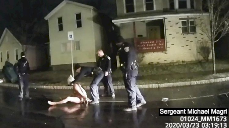 ABD'yi ayağa kaldıran görüntüler... Polis poşetle boğdu!