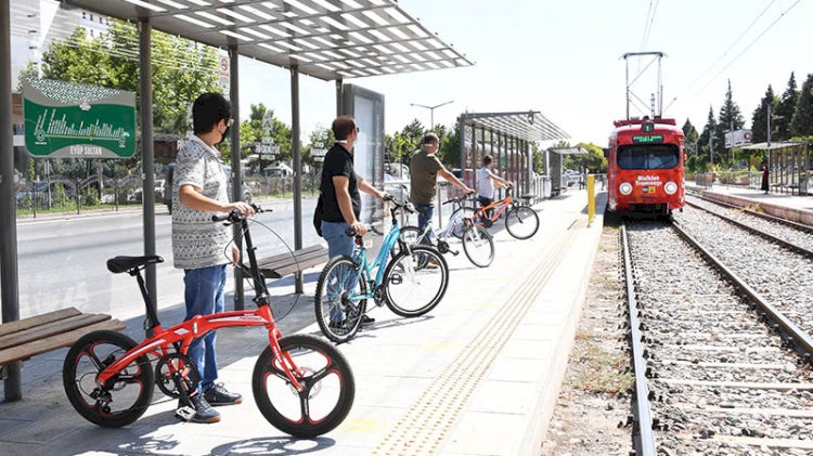Türkiye'de bir ilk: Bisiklet tramvayı raylarda