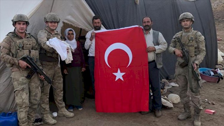 Jandarma doktor talimatıyla doğum yaptırdı