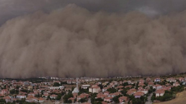 Ankara'da kum fırtınası