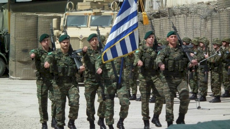 Yunanistan askerlik süresini uzatıyor