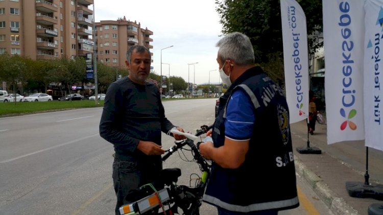 Koronavirüsten değil karısından korkuyor!