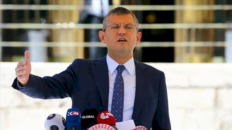 CHP'li Özgür Özel'den Bakan Selçuk'a sert tepki: Suyu ısınan bakanlardan biri