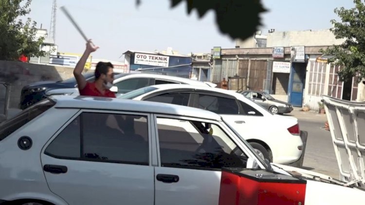 'Koronalıyım' deyince sopayla kovaladı... Sosyal deney çekerken dayak yiyordu