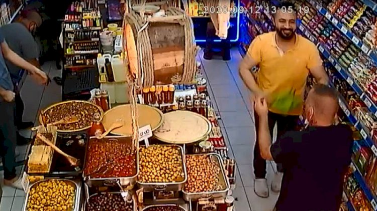 VİDEO- Bu markete gelenler dans etmeden çıkmıyorlar