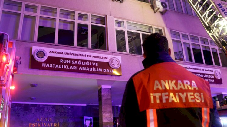 Psikiyatri hastası odasını ateşe verdi
