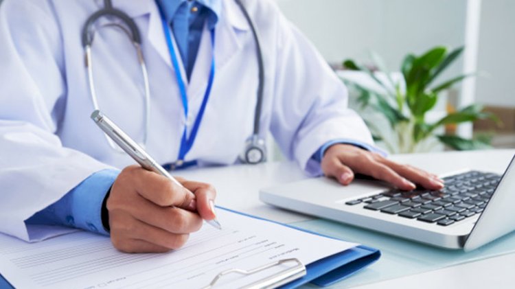 'Başörtüsü istismarı' yapan Yeni Akit o doktoru hedef gösterdi