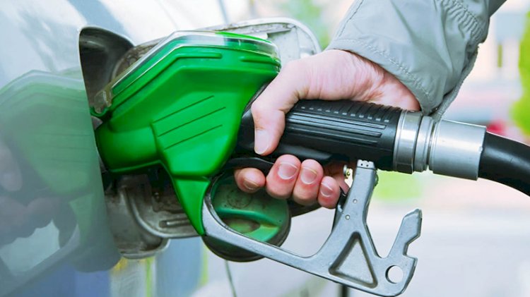Benzine zam yolda