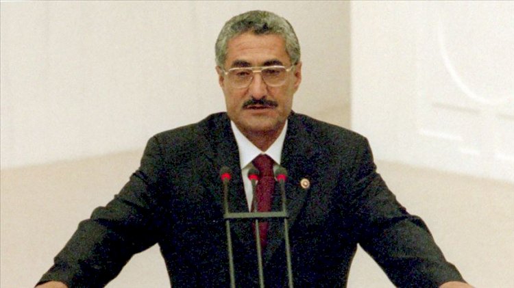 Eski bakanlardan Zeki Ergezen vefat etti...