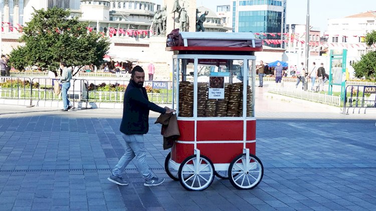 Taksim'in sembolü simitçiler için karar