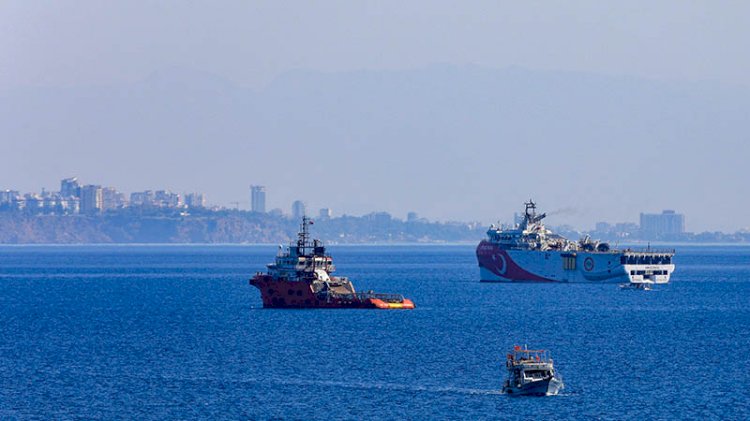 Yunanistan'ın NAVTEX'leri sonrası Oruç Reis limandan ayrıldı