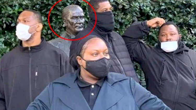 ABD'de siyahiler Atatürk büstünü korudu