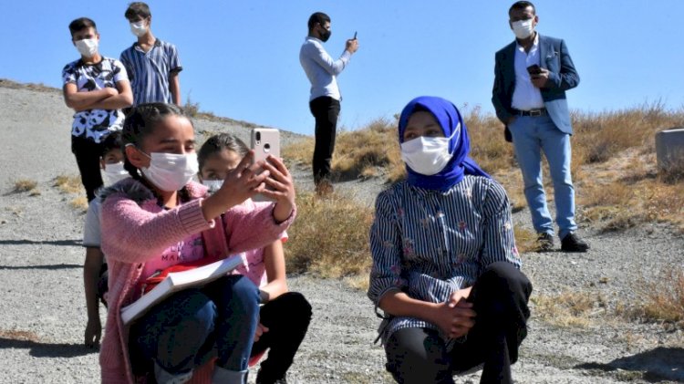 Tepede canlı ders... 'Her gün 1 km tırmanıyoruz'