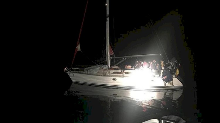 Yunan askerlerinin Türk kara sularına ittiği 54 sığınmacı kurtarıldı