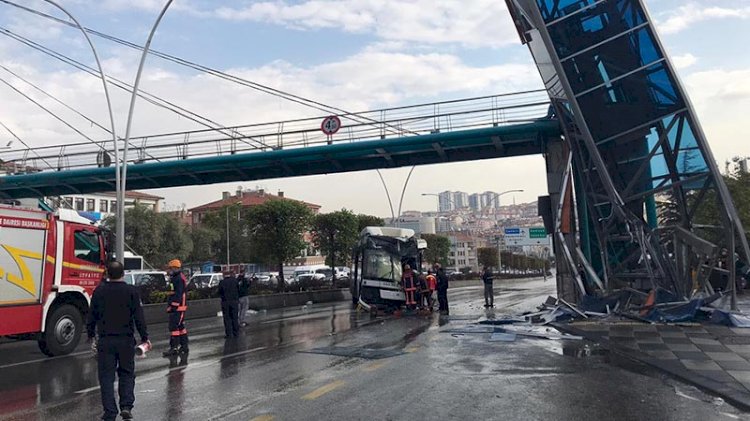 Ankara'da belediye otobüsü üst geçit asansörüne çarptı: Yaralılar var