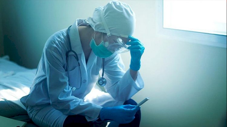 Hemşireler Birliği: Salgına karşı ön safta yer alan sağlık çalışanları tükenmişlik sorunu yaşıyor