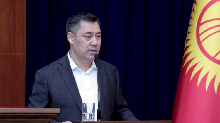 Kırgızistan'da cezaevinden çıkarılan Sadır Caparov'un başbakanlığı ve kabinesi onaylandı