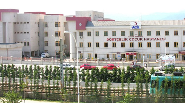 Sağlık çalışanlarına şiddet bitmiyor! Koronavirüs uyarısı yapan röntgen teknisyenine tekme attı