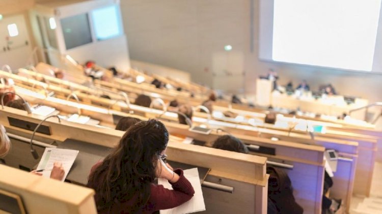 Bilim Kurulu Üyesi: Diğer sınıflar ve üniversitelerin açılması da gündeme gelebilir