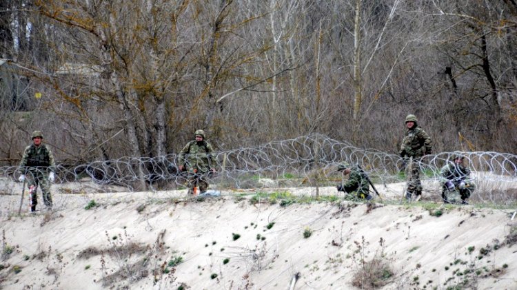 Türkiye sınırına insanları sağır edebilecek iki cihaz yerleştirdiler