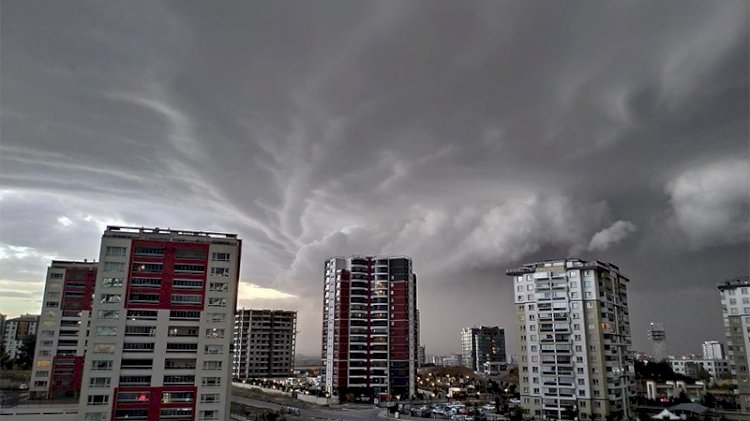 Ankara'da beklenen yağmur etkisini gösterdi