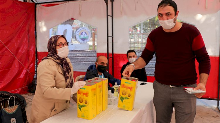 Kan bağışlayana 5 litrelik ayçiçeği yağı!