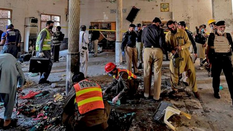 Pakistan'da öğrencilere saldırı: Ölü ve yaralılar var