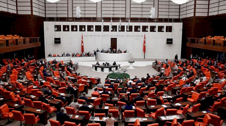 12 Eylül darbecileri bile bunu yapmadı!