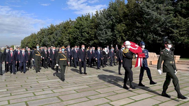Devletin zirvesi Cumhuriyet'in 97. yılında Anıtkabir'de
