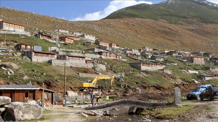 Rize’de yayla faciası: Önce yol yaptı, ardından çim ekti