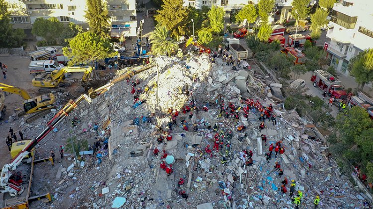 İzmir depreminde can kaybı 76'ya yükseldi