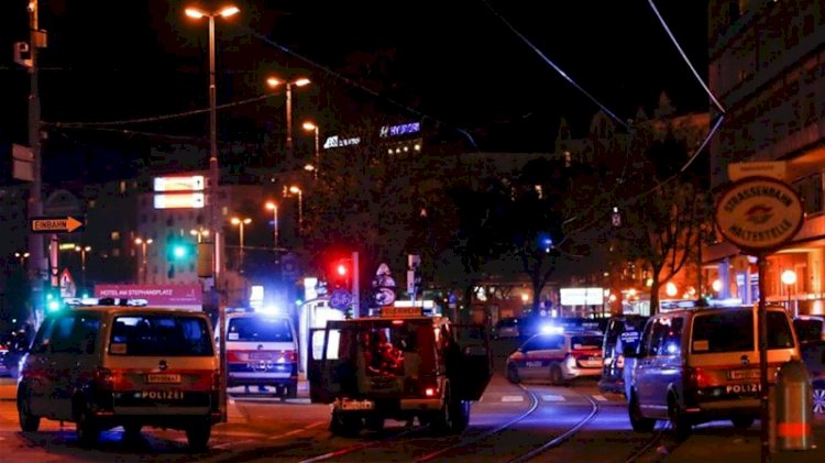 Yaralanmasına rağmen iki kişiyi kurtardı: ‘Dün gece Viyana’da iki kahraman vardı’