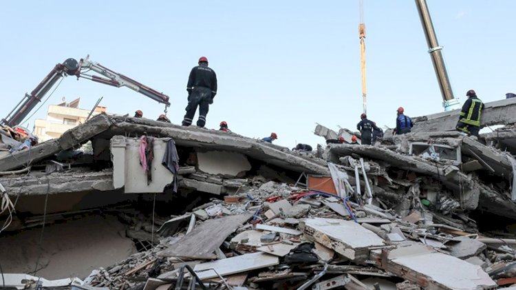 Göçük altında kalan kadının panik anları 112 Acil'e böyle yansıdı