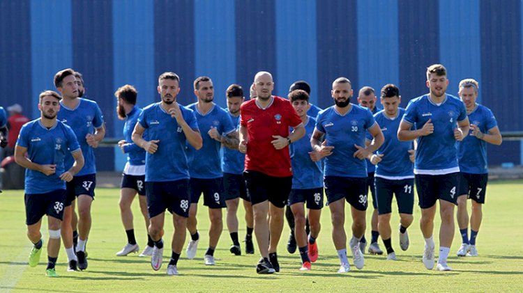 Adana Demirspor'da 29 koronavirüs vakası