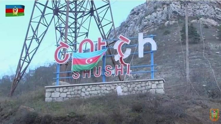 Şuşa kentinde Azerbaycan bayrağı dalgalanıyor