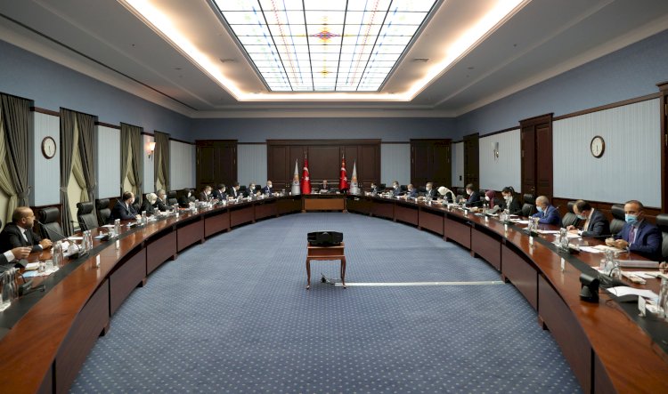 AKP'de gözler MYK'dan sonra yapılacak açıklamada
