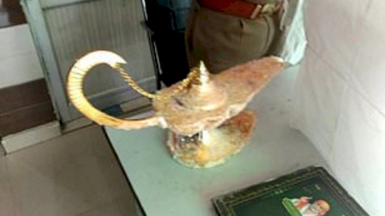 'Alaaddin’in Lambası’nı ciniyle sattılar