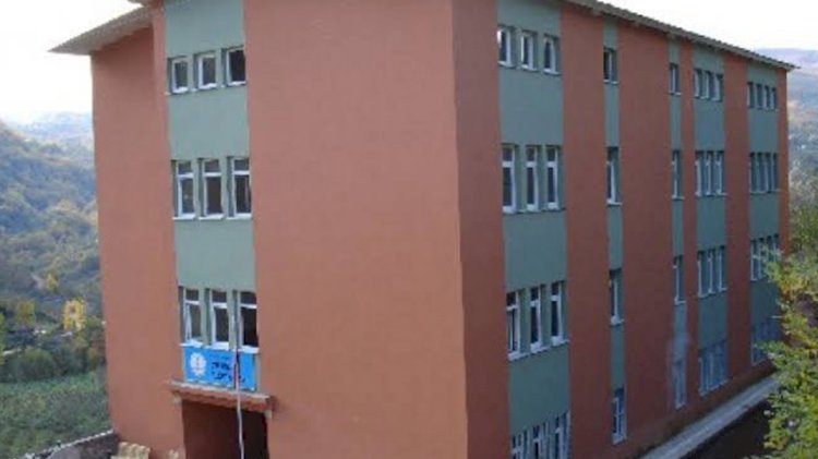 Öğretmende koronavirüs çıktı, eğitime ara verildi