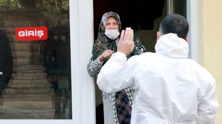 Karantinada olması gereken kadın bakın nerede yakalandı